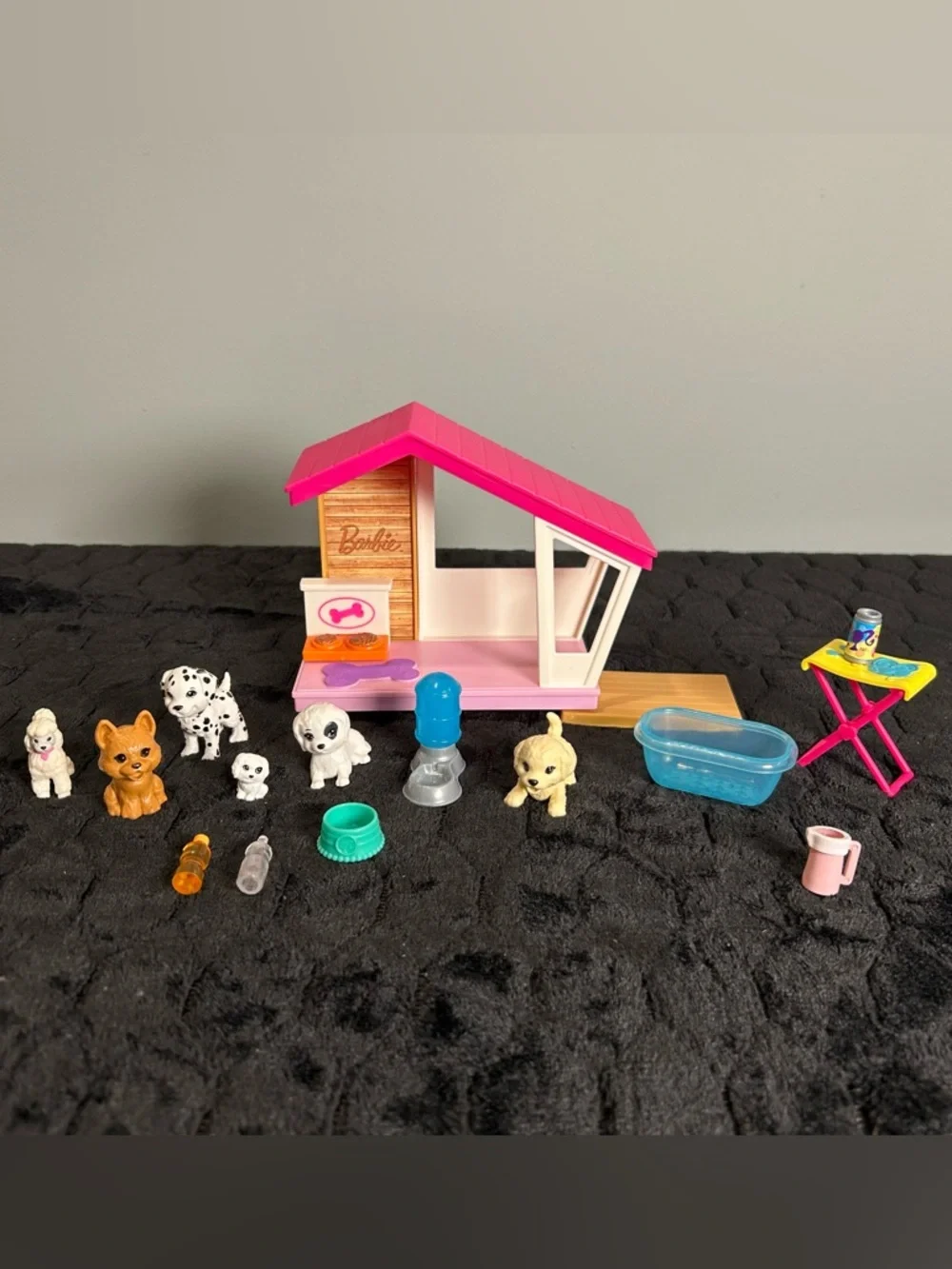 Barbie Doghouse Dogs and Accessories Bundle - Picture 3 of 14